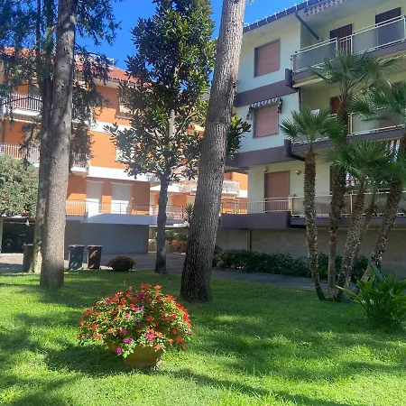 Quiet And Modern Near The French Border Lejlighed *