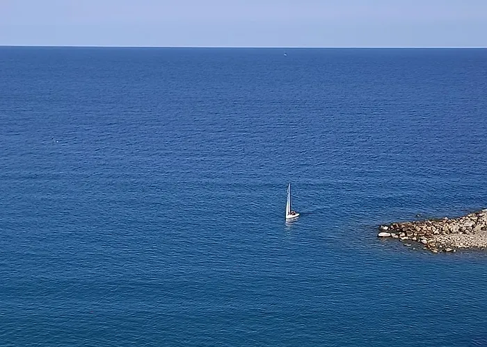 Quiet And Modern Near The French Border Apartamento Bordighera